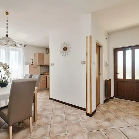 Apartment Ana
