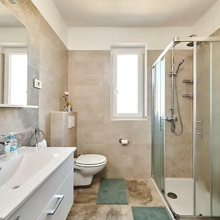 Ana Apartment